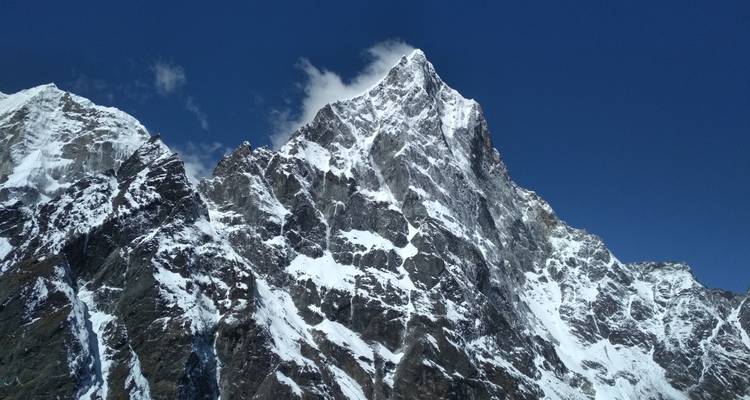 Circuito guiado al campamento base del Everest - Nepal Holiday Treks And Tours 9