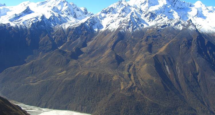 Senderismo por el lago Gosaikunda - Mountain Rock Treks And Expedition 6