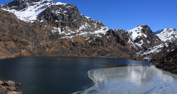 Senderismo por el lago Gosaikunda - Mountain Rock Treks And Expedition 7