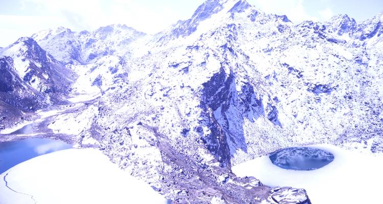 Senderismo por el lago Gosaikunda - Mountain Rock Treks And Expedition 8