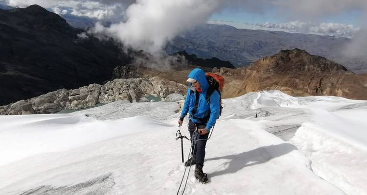 Trek et escalade : Nevado Vallunaraju - 5685m - Unu Raymi Expeditions 4