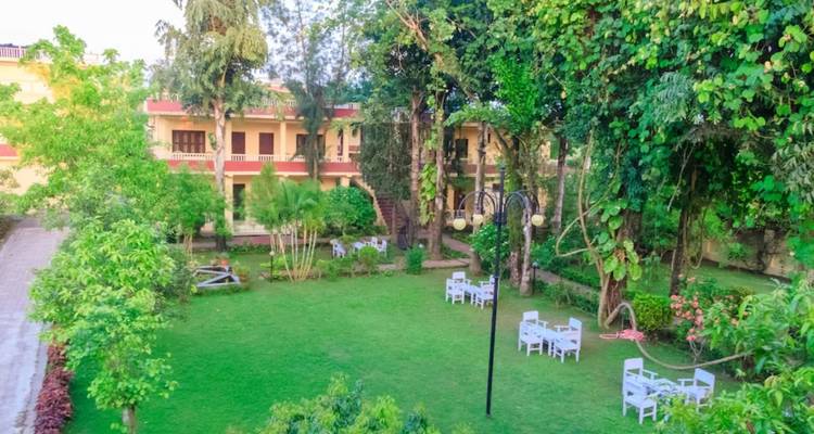 Chitwan Jungle safari tour: 2 Nights/3 Days - Himalayan Trekking Path P.Ltd 4