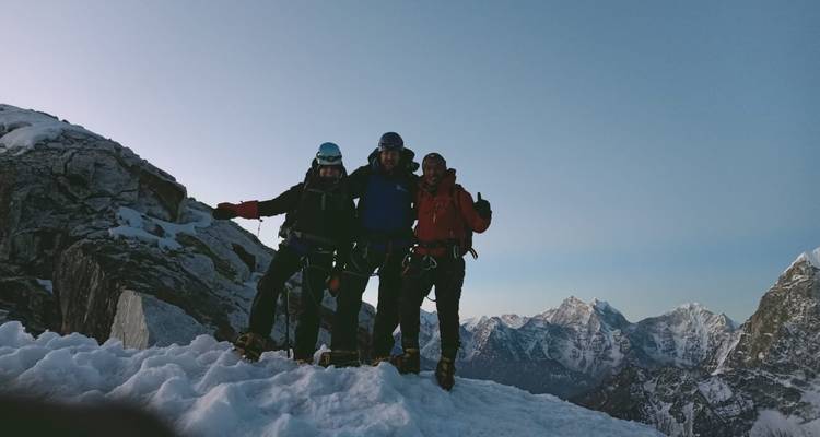 Cumbre del pico Lobuche y Regreso en helicóptero - Sherpa Expedition Teams 2
