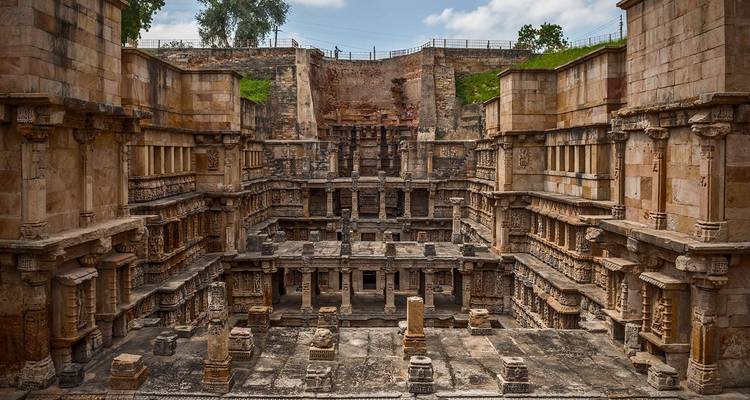 Adalaj & Rani ki Vav Heritage Exploration from Ahmedabad - Agora Voyages OPC Pvt Ltd 9