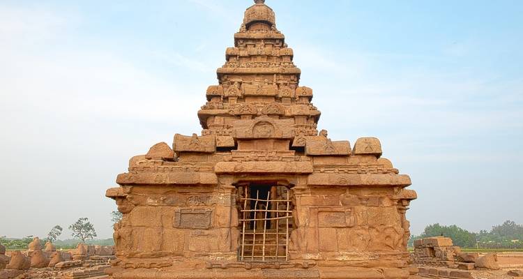 Eine antike Steintempelanlage.