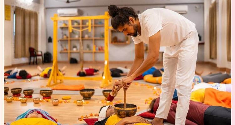 Yoga, Meditación y Sanación Emocional en las estribaciones del Himalaya - World Travel Experiences 2
