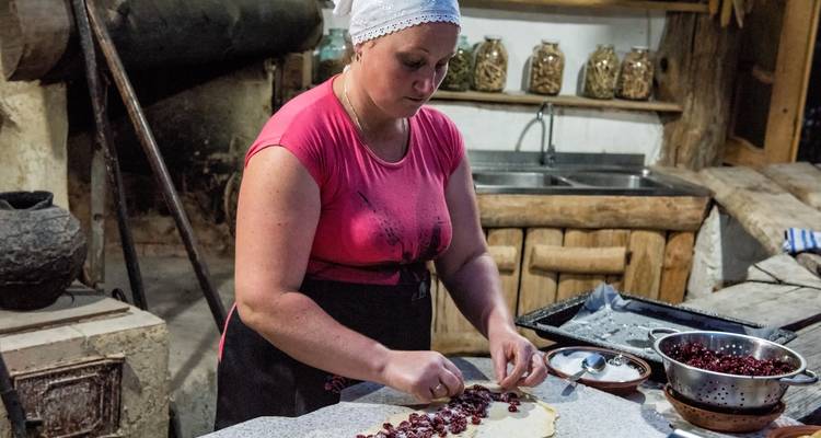4 jours en Moldavie : Découvrez la Transnistrie, le vignoble de Cricova et le complexe archéologique d'Orhei, une grotte unique. - MoldovaTovisit 7