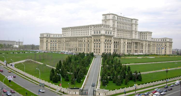 Celebra el Año Nuevo en Bucarest - World Synergy Travel 2