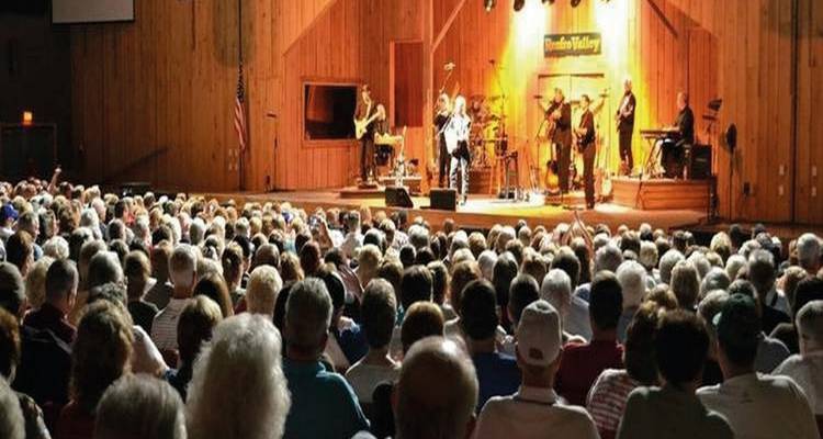 Dollywood and Nashville Escorted Tour - Travelling Time 8