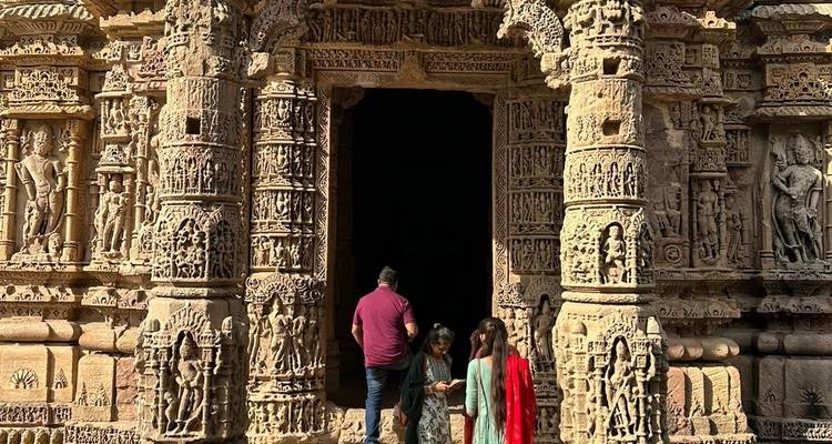 Pequeño Rann de Kutch Vía Modhera y Patan - Agora Voyages OPC Pvt Ltd 1