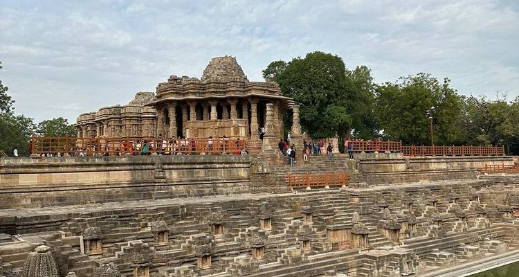 Pequeño Rann de Kutch Vía Modhera y Patan - Agora Voyages OPC Pvt Ltd 4