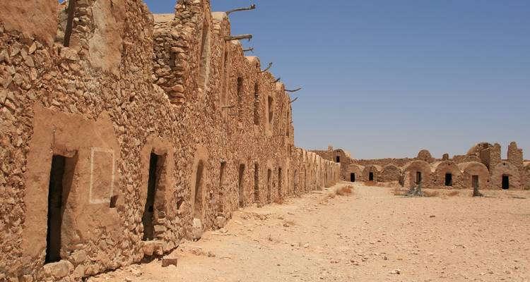Circuit dans le désert de Kairouan à El Jem 3D/ 2N - Across Africa Tours & Travel 1