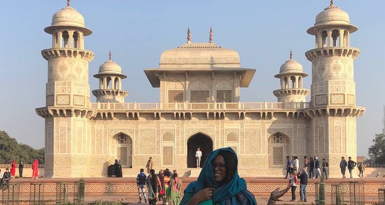 Same Day Agra Taj Mahal All Inclusive Tour by Gatimaan Express Train from Delhi - Sejwal Holidays 1