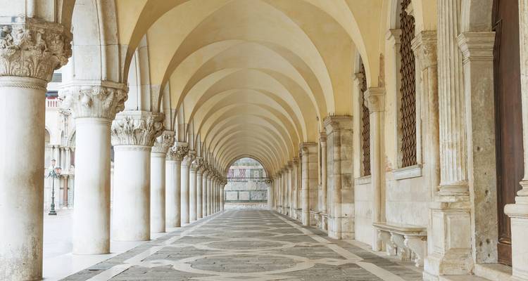 Taste of Italy with Sorrento - 10 Days/9 Nights (9 destinations) - CIE Tours 4