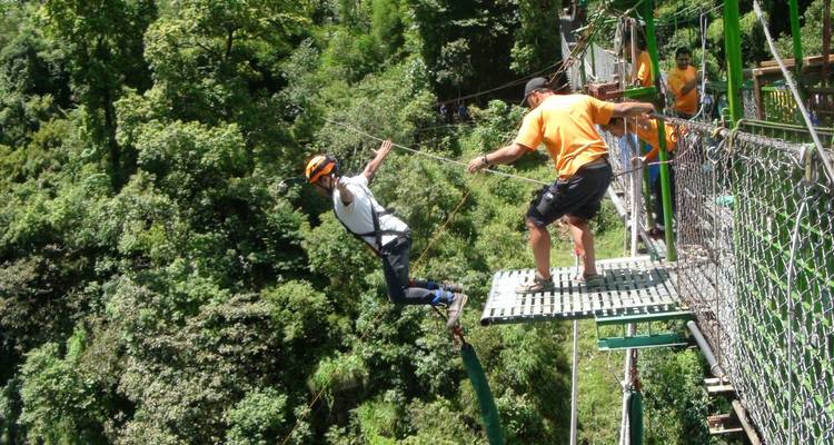 BUNGY JUMPING IN NEPAL - Female Guide Holiday 3