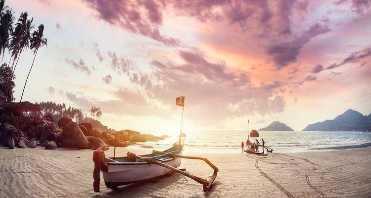 From Delhi: Golden Triangle Private Tour with Goa & Beaches - Raj Tour & Travel 10