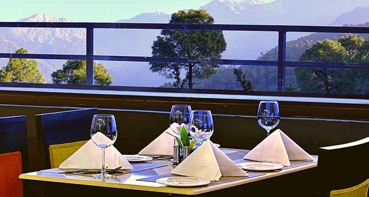 Circuito privado guiado de lujo a Dharamsala y McLeod Ganj - desde Delhi con vuelos: Ciudad del Himalaya con cultura budista - Adreva Trotter Pvt Ltd 3