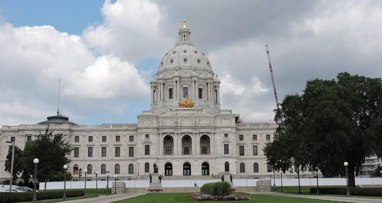 America's Heartland St. Louis, Missouri (Alton) to St Paul, Minnesota - Viking Cruises 3