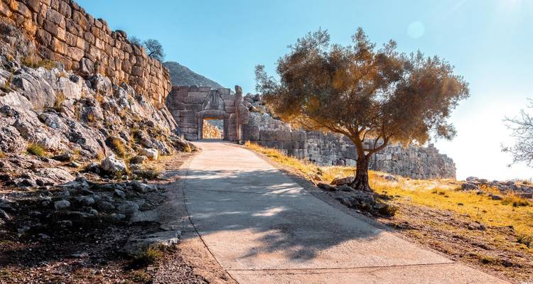 Delightful tour in Greece: UNESCO sites and other top destinations on a 13-days tour from Igoumenitsa - Monterrasol Travel 9