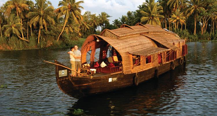 Expedición por haciendas de té, plantaciones de especias y remansos de Kerala - Agora Voyages OPC Pvt Ltd 2