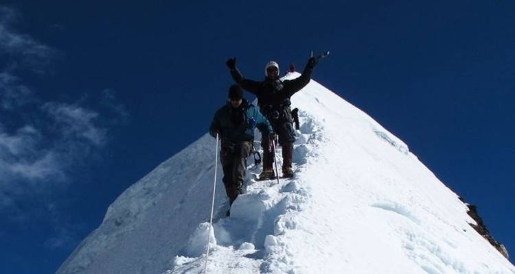 Aventure Island Peak - Ace the Himalaya 1