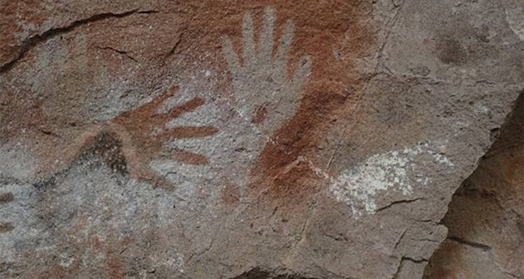 Argentina & Chile: Santa Cruz's Cave of Hands: Nature and Mysticism - Receptivo Aborigen Tours 9