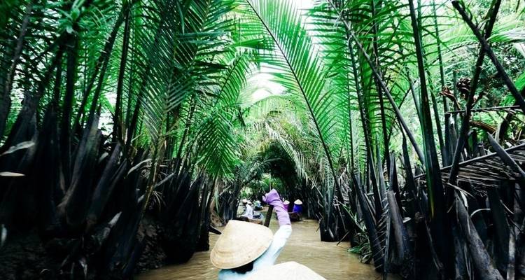 BEST OF VIETNAM, LAOS & CAMBODIA TOUR | SMALL‑GROUP HIGHLIGHTS EXPERIENCE - Tweet World Travel 9