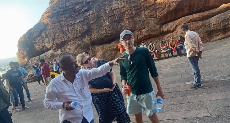 Havres du patrimoine : Exploration d'Hyderabad et de Badami - Agora Voyages OPC Pvt Ltd 3