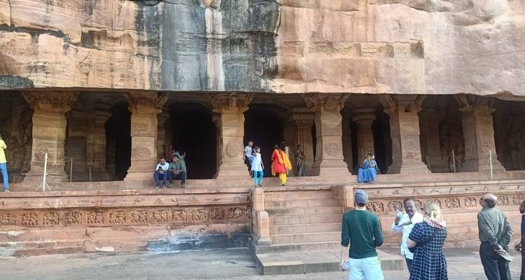 Havres du patrimoine : Exploration d'Hyderabad et de Badami - Agora Voyages OPC Pvt Ltd 7