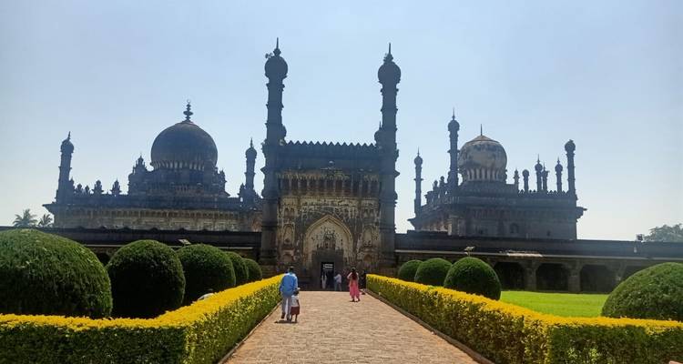 Dynamic Duo: Hyderabad and Bijapur Heritage Trail - Agora Voyages OPC Pvt Ltd 6