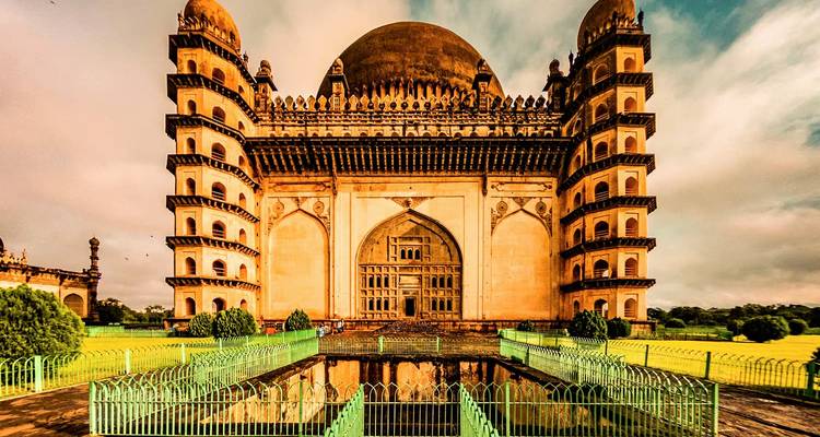 Odisea del patrimonio de Decán: circuito a Hyderabad, Bijapur y Badami - Agora Voyages OPC Pvt Ltd 9