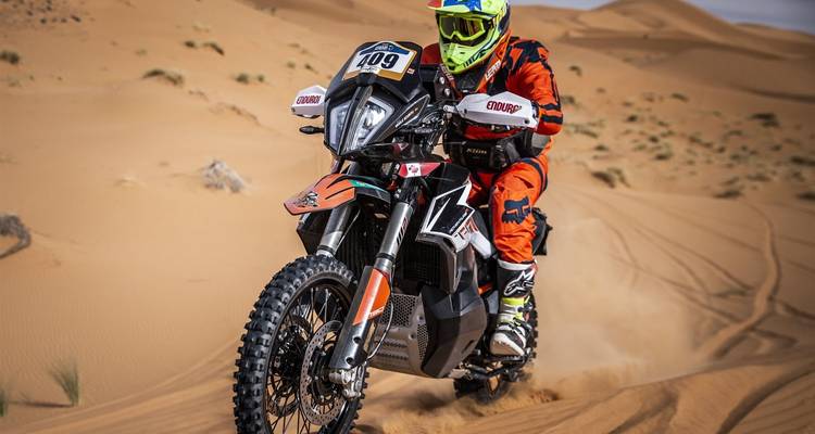 5 jours et 4 nuits d'aventure KTM- Désert de Ouarzazate à Iriki et Erg Chigaga : Explorez la fameuse route du Dakar- Ralley. - Explore Morocco Travel 9