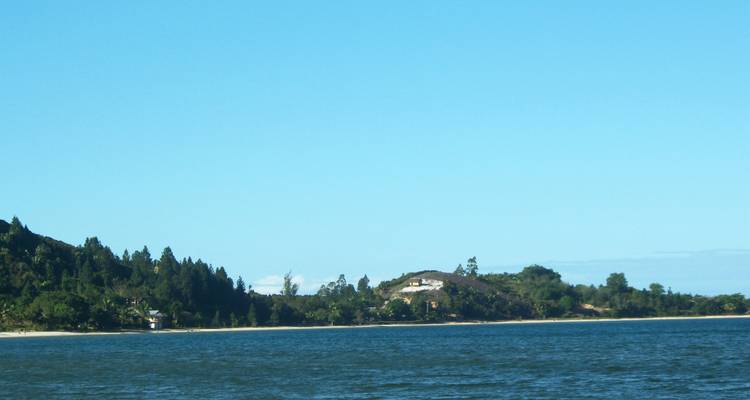 A beautiful escape to the little corner of paradise: Manambato - Green Island Discovery 4