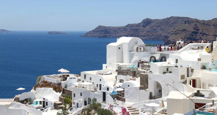 Circuit de 5 jours à Syros et Santorin, un mélange d'architecture cycladique et vénitienne - Private Tours Greece 7