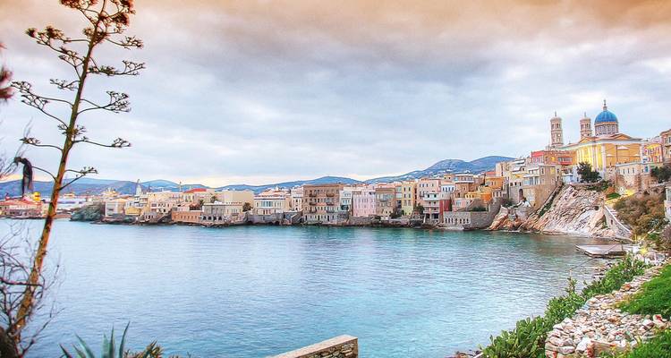 Circuit de 5 jours à Syros et Santorin, un mélange d'architecture cycladique et vénitienne - Private Tours Greece 2