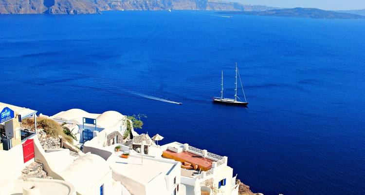Circuit de 5 jours à Milos et Santorin pour explorer les incontournables îles grecques - Private Tours Greece 7