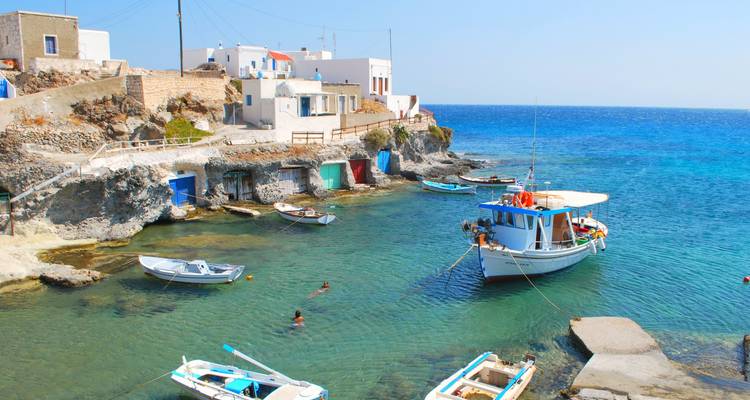 Circuit de 5 jours à Milos et Santorin pour explorer les incontournables îles grecques - Private Tours Greece 3
