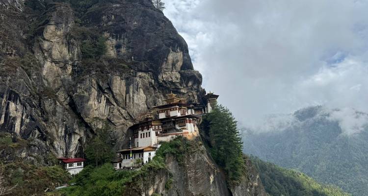 Bhutan Tour with 4 Days Druk Path Trek- 7 Days - Alpine Club of Himalaya 4