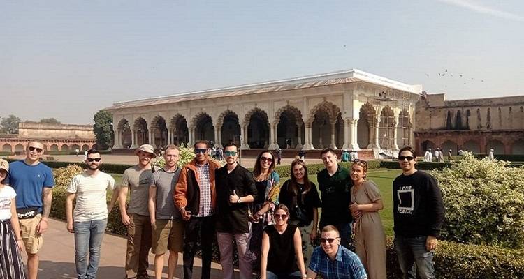 Visite privée de nuit du Taj Mahal et d'Agra au départ de Delhi - Aalin Tours 9