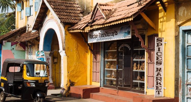 Luxury Kerala Backwater Tour - UncleSam Holidays 5