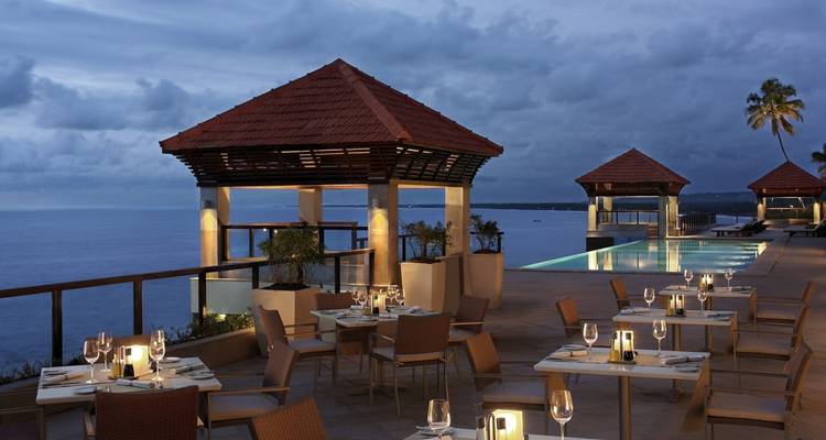 Luxury Kerala Backwater Tour - UncleSam Holidays 9