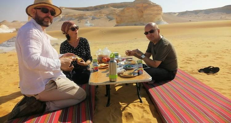 Planète désert : Pyramides de Gizeh, musée égyptien + nuit en camping dans le désert blanc avec transferts privés au Caire - Egypt Best Holidays  8