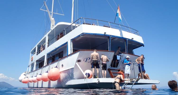 4-day Split to Dubrovnik one-way, Premier boat, 18-35s - Go Croatia Sail 2
