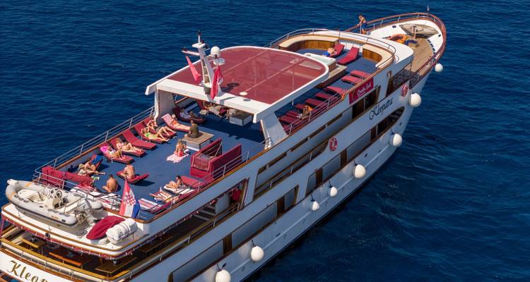 4-day Split to Dubrovnik one-way, Superior boat, 18-35s - Go Croatia Sail 2