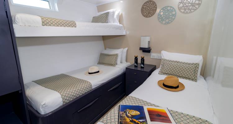 Galapagos Cruise - Central & East Islands in 5 Days aboard the Monserrat - Via Natura Ecuador 9