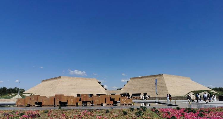 Moderne structuur met wijde open ruimtes.