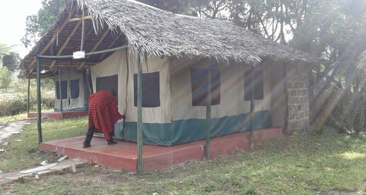 3 days Group joining safari to Maasai Mara using a Land Cruiser Jeep - Perfect Safari Africa tours and safaris 9