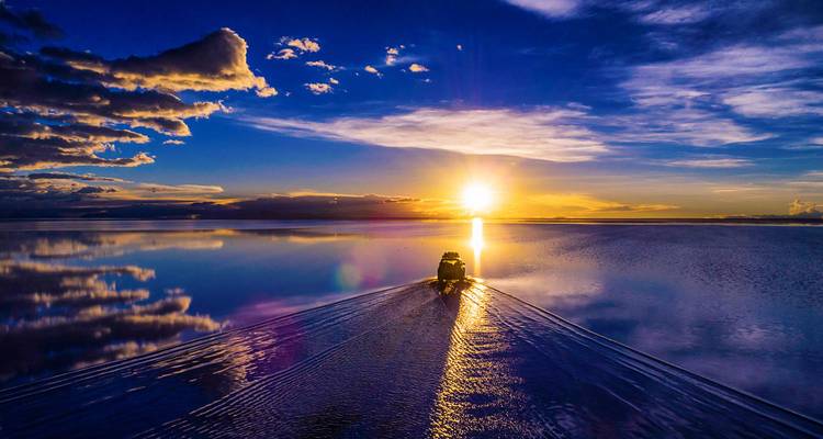 Tailor-Made Bolivia Trip to Salar de Uyuni & Lake Titicaca, Daily Start - Agate Travel 1