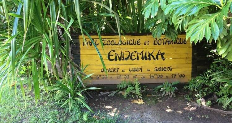 Schild für Zoologischen und Botanischen Park.