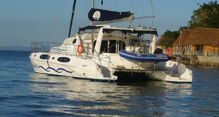 Cruise to the Radama archipelago by catamaran - Green Island Discovery 1